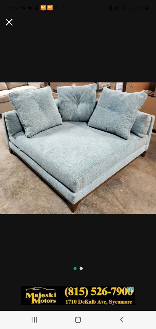 🩵 Modern Oversized Lounge Chair