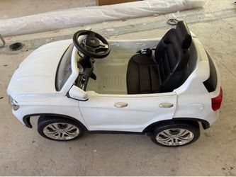 12V Mercedes-Benz GLA ride-on car