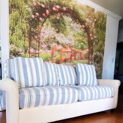 Modern Style Sofa By Crate And Barrel 