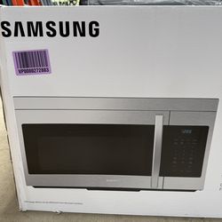 Microwave- Samsung 1.6-cu FT Over the range