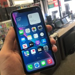 Unlocked iPhone XR 64Gb Warranty and Charger