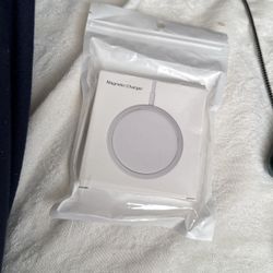 New Magnetic iPhone And Android Phone Charger For Phone Equip With Magnetic Charger