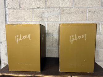 2015 Limited Edition Les Paul 6” Reference Monitors Cherry