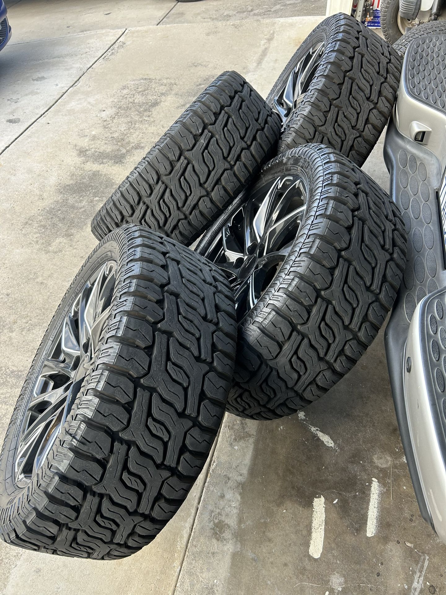 33/12.50/22 Red Dirt Road R/T Tires