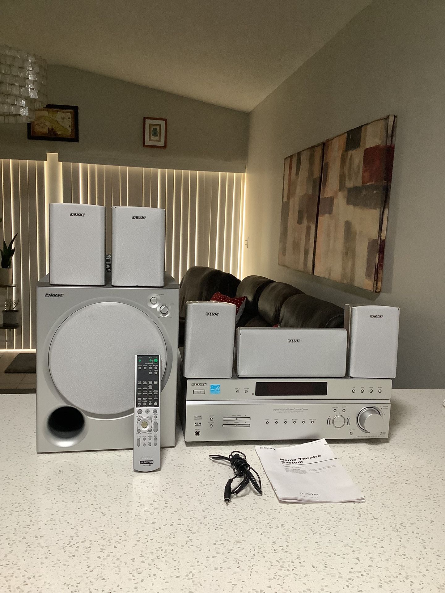 * SONY * HOME THEATER * HIGH POWER RECEIVER , 5 SPEAKERS , POWERED SUBWOOFER , REMOTE , MANUAL , WIRES , CABLES . EXCELLENT CONDITION . MUST SEE . 