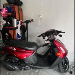 Scooter/Moped/Motorbike