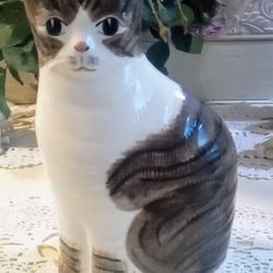Vintage NS Gustin Co. Tabby Cat Statue 