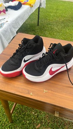Nike Low-Top Basketball Sneakers