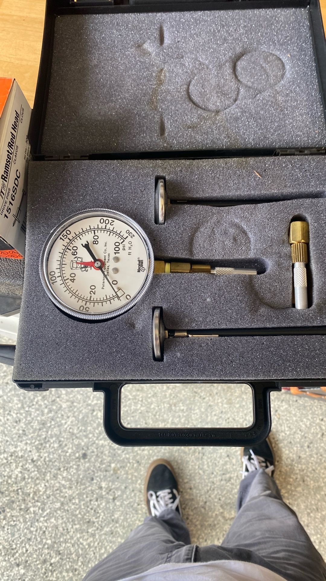 Peterson Equipment Co. 0-100 PSI / 0-230 FT H2O Gauge Marshalltown
