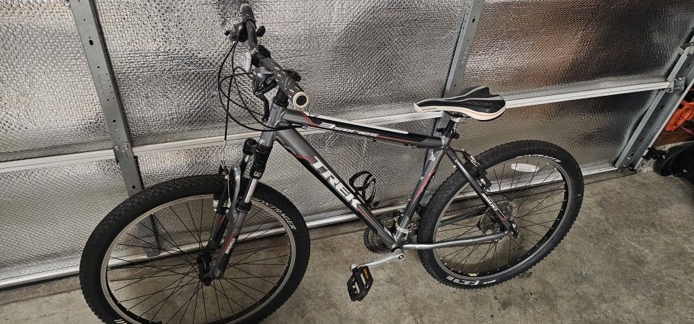 Trek 3 series mountain bike