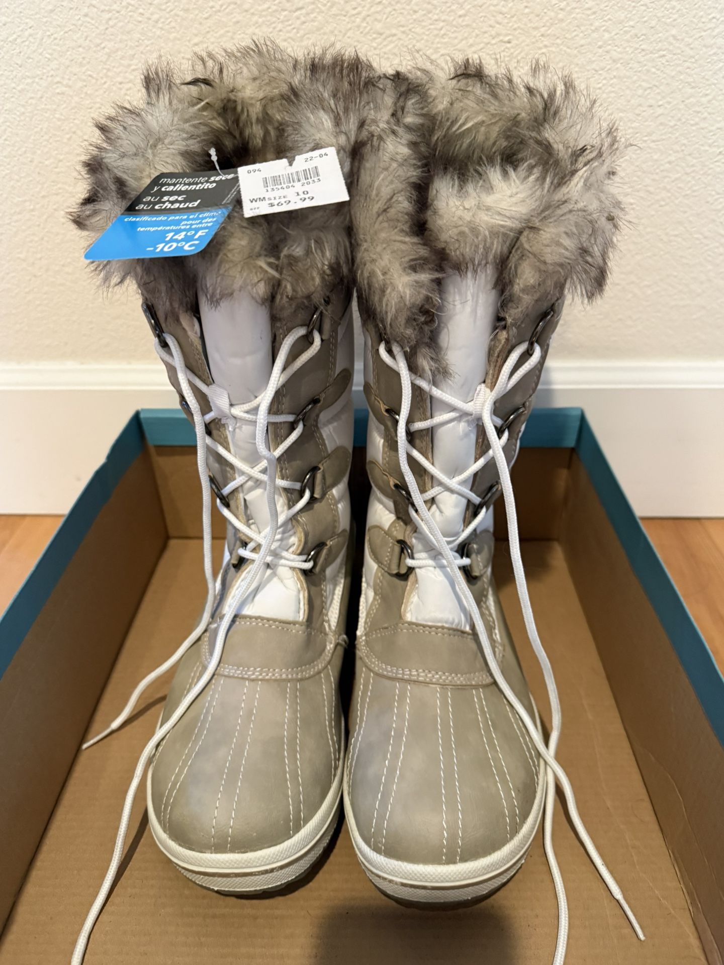 New- Beautiful  Woman’s Fur Winter White Boots 