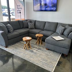 Large WASHABLE Sectional In Grey