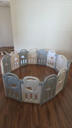 Baby Gate 13 Panels, Like New ( Price Firm!)