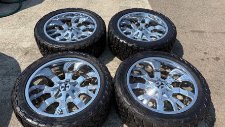 22 INCH CALI OFF ROAD RIMS AND TIRES 8 lug universal