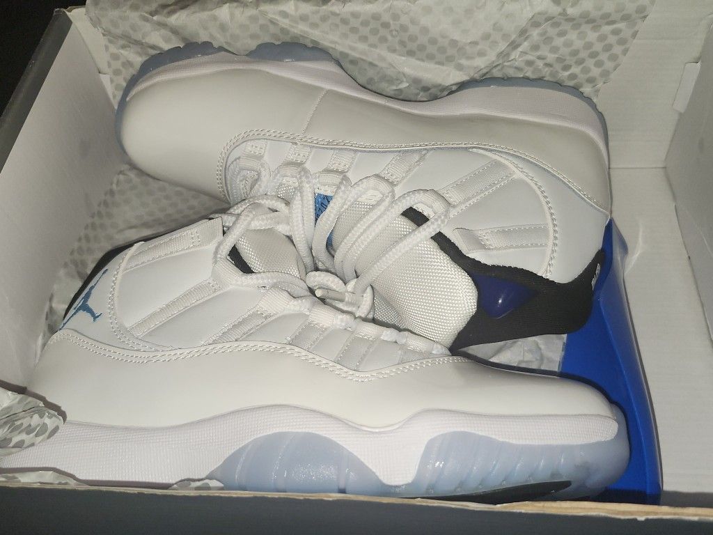 AIR JORDANS 11 RETRO
