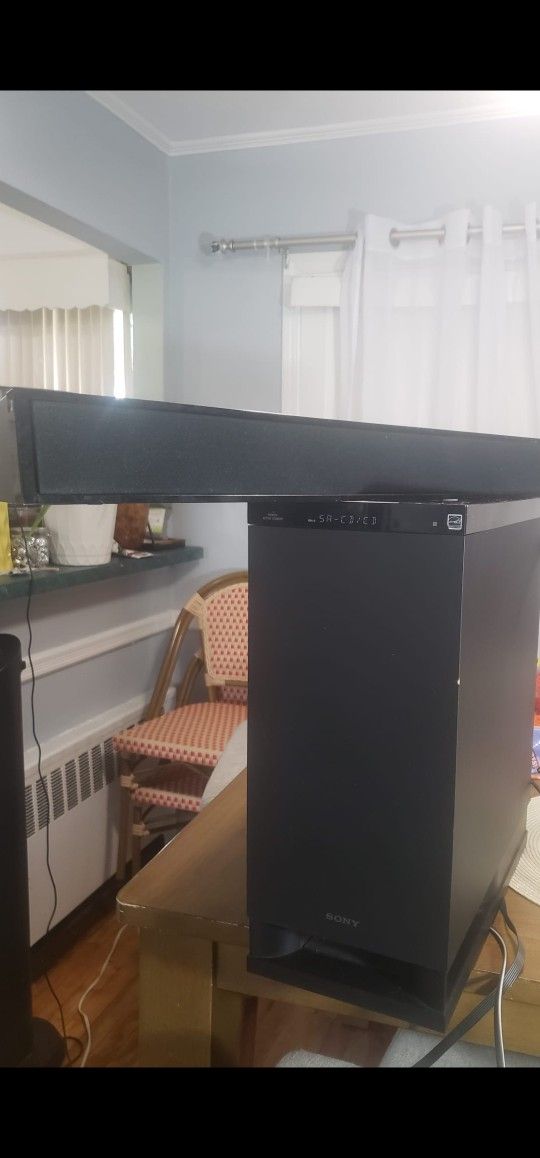 Sony Sounbar and Woofer