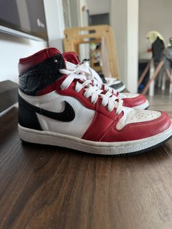 Jordan 1 High Snakeskin Size 4.5Y