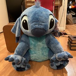 Plush giant Stitch Disney Store