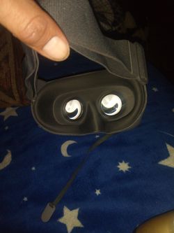 Google daydream VR glasses Thumbnail