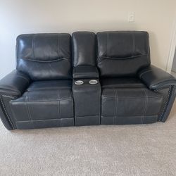 Dual Electric Reclining Loveseat With Charging 