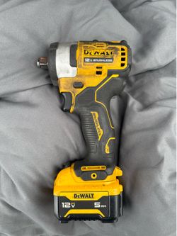 Dewalt 1/2 in Impact with battery and charger