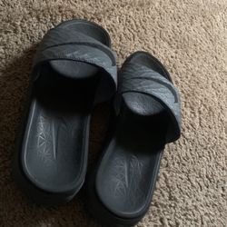 nike slides
