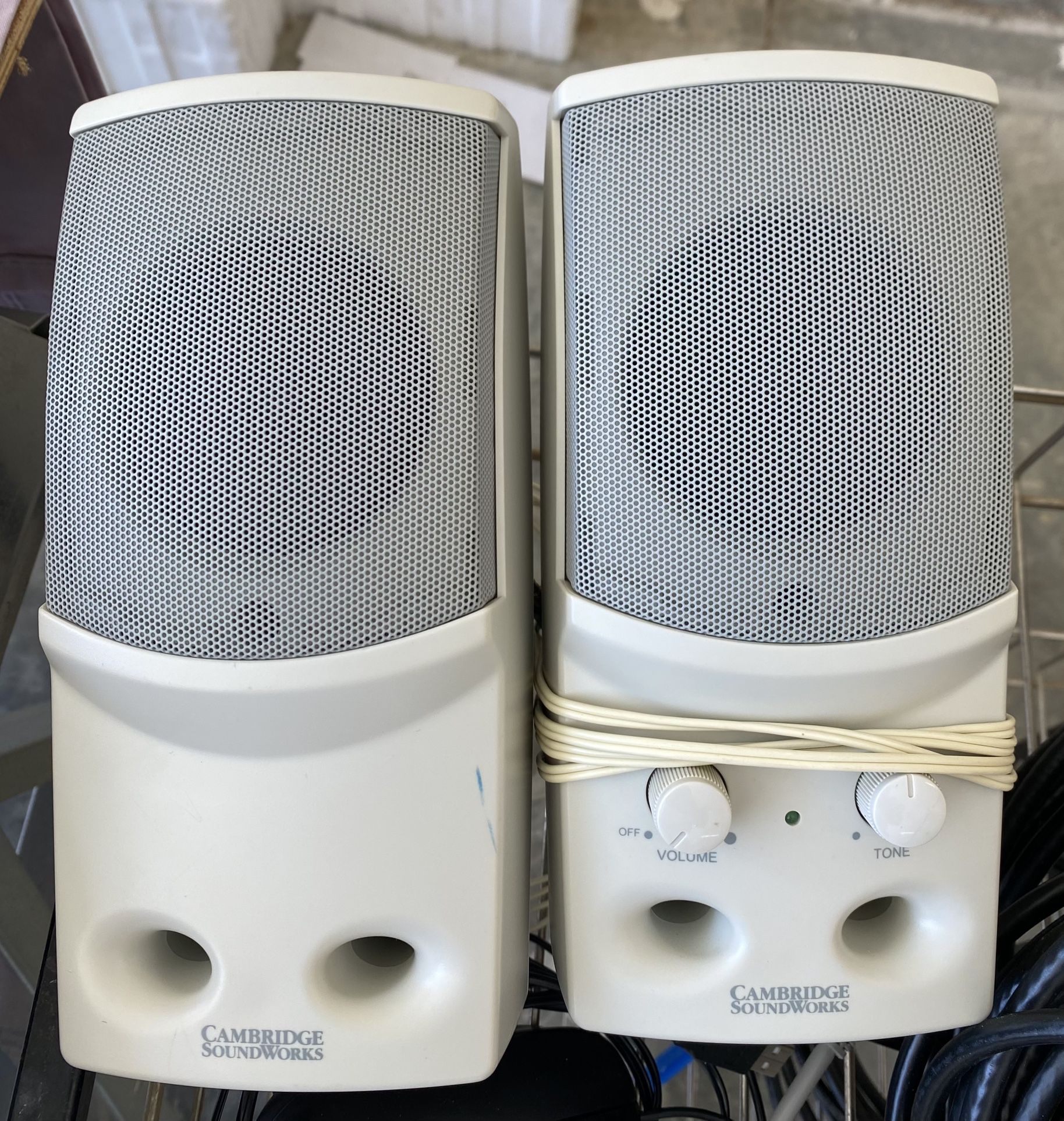 2 Cambridge Computer Speakers 