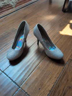 Silver heel