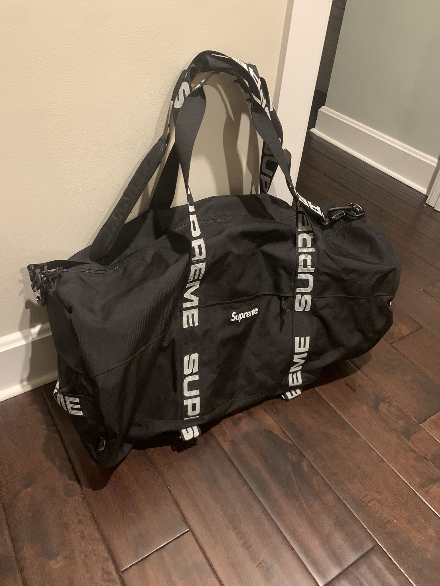 Supreme Duffle Bag β Authentic & Like New