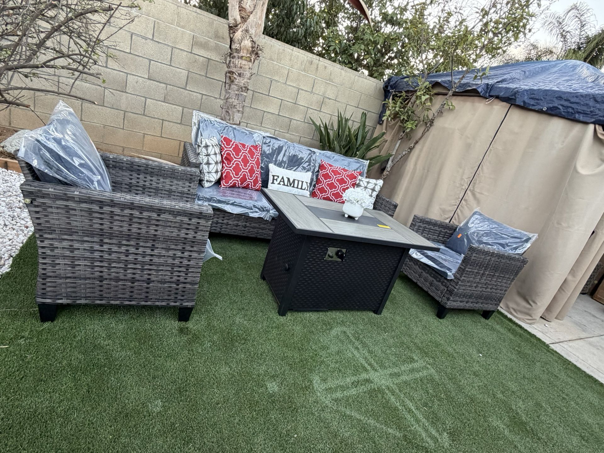 Brand New Patio Outdoor Furniture Set With Fire Pit 