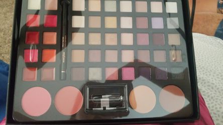 Make up pallete