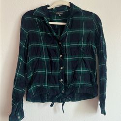 Cropped Plaid Long Sleeve Shirt 