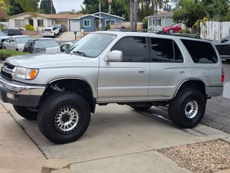 2002 toyota 4runner sr5 2wd Automatic  3rd Gen clean!!