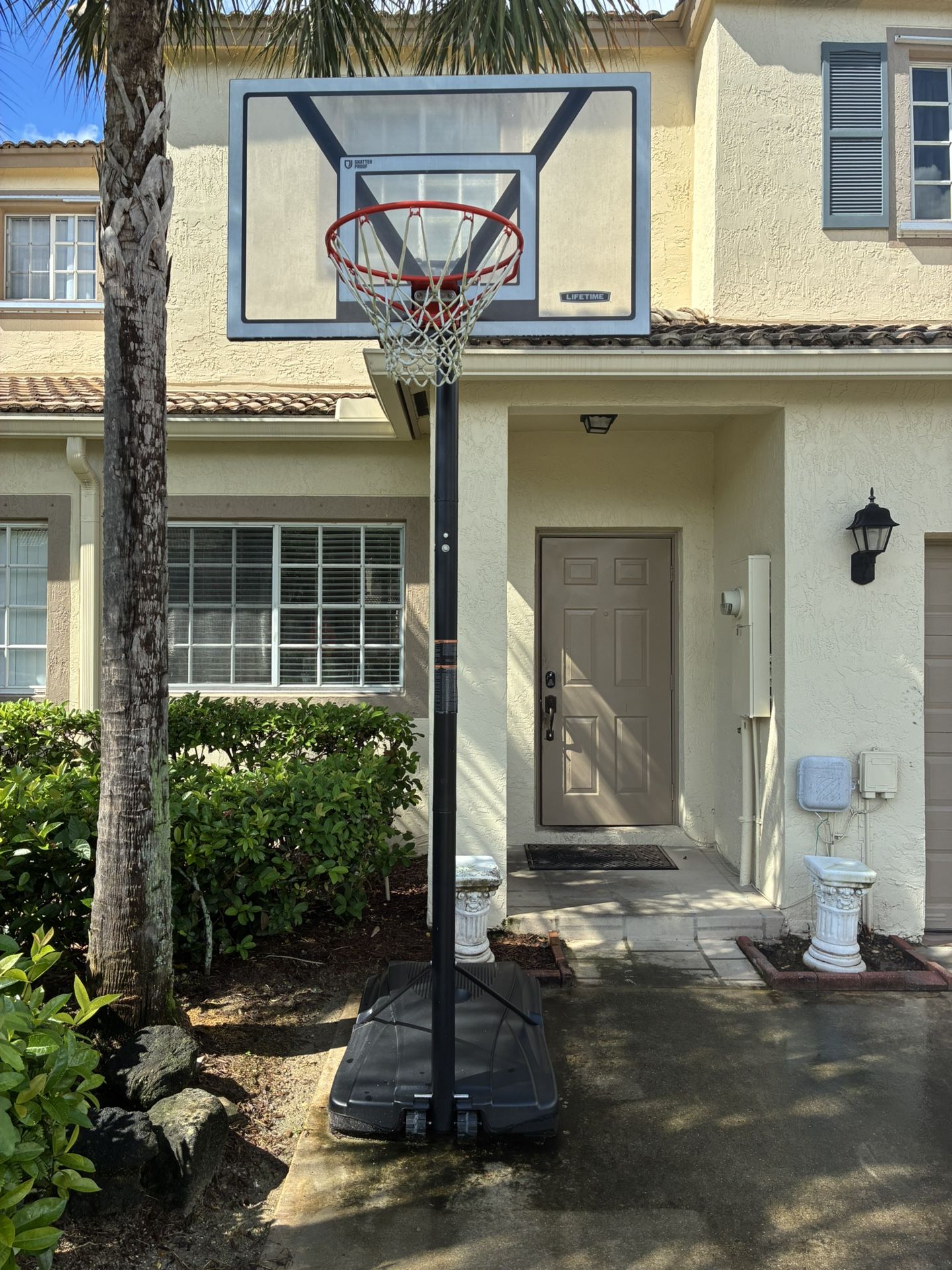 BASKETBALL HOOP!!!