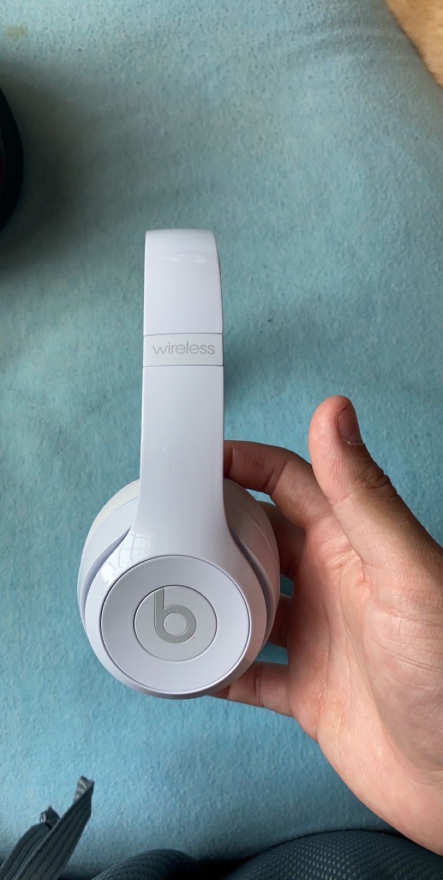 White Solo 3 Wireless Beats by Dre