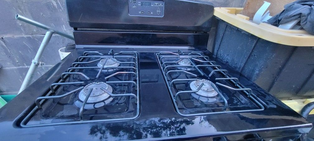 Estufa Negra Nueva $200 Omo