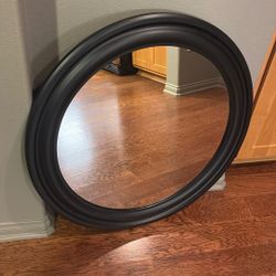 Round mirror