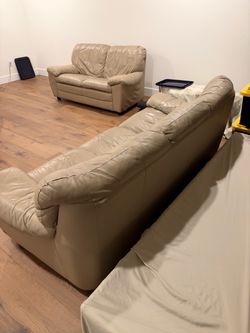 Calia  Italian leather sofa and loveseat.