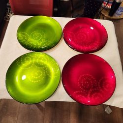 Unique set of 4 hand made 8" glass  plates, 2 lime green and 2 red with patterns, great condition 
