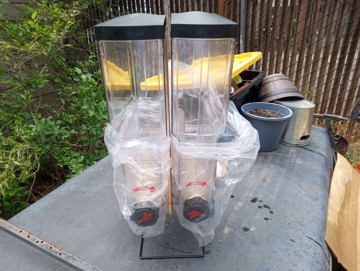 Kellogg s Twist Bulk Cereal Dispenser (2)