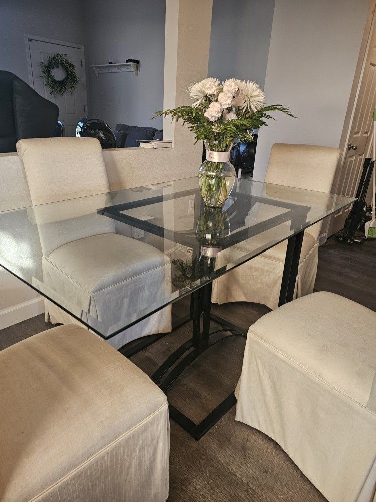 Mesa Table