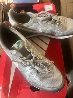 Nike Internationalist Silver Low-Top Sneakers 11W