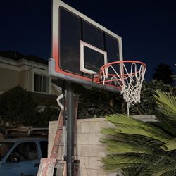 Atlas Portable Basketball Hoop