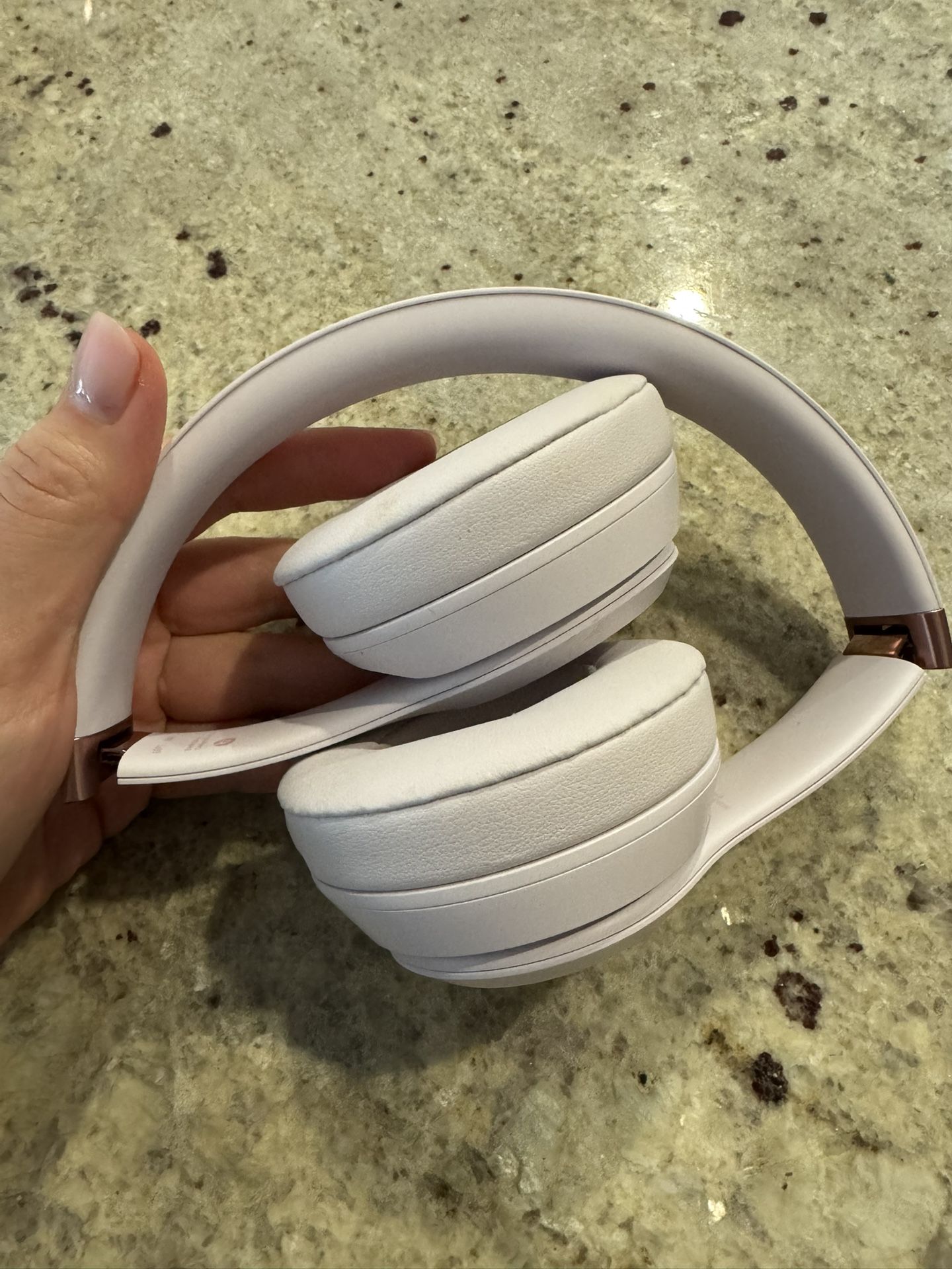 Beats Solo 4 Headphones Pink