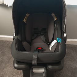 Graco Snugride Infant Carseat 