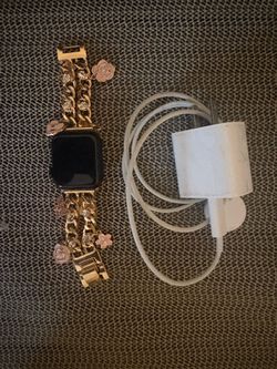 Apple Watch SE + Charger + Gold Charm Band