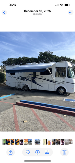 2004 Damon DayBrak 27 ft long