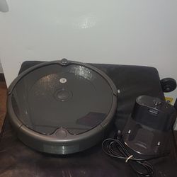 iRobot Roomba 692 Robot Vacuum