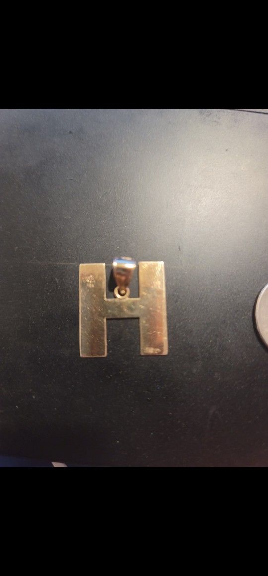 14k Gold, Pendant Letter ^H^,,,,, 2.7 Grams