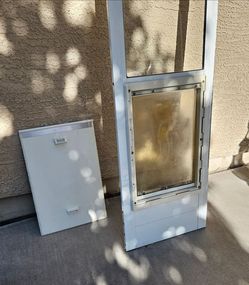 White PetSafe Dog Door Insert For Sliding Door
